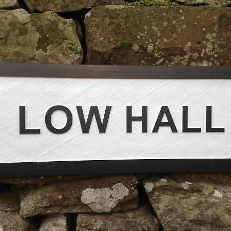 Low Hall Country House *