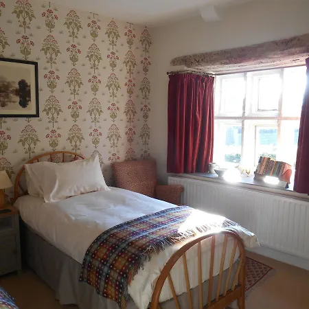Low Hall Country House *