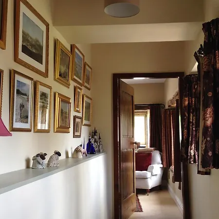 Low Hall Country House *